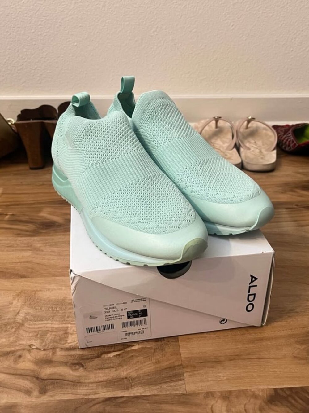 ALDO Ciliviel Low Top Sneaker (Size 9)